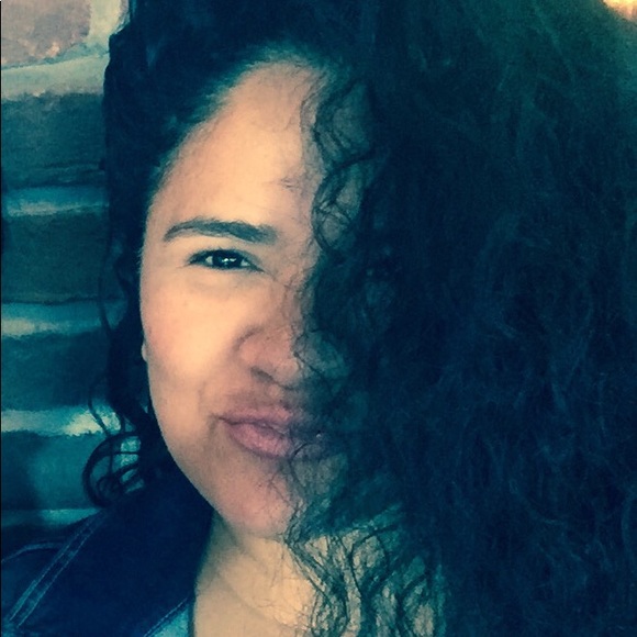 Meet your Posher, Laura - Picture 1 of 1